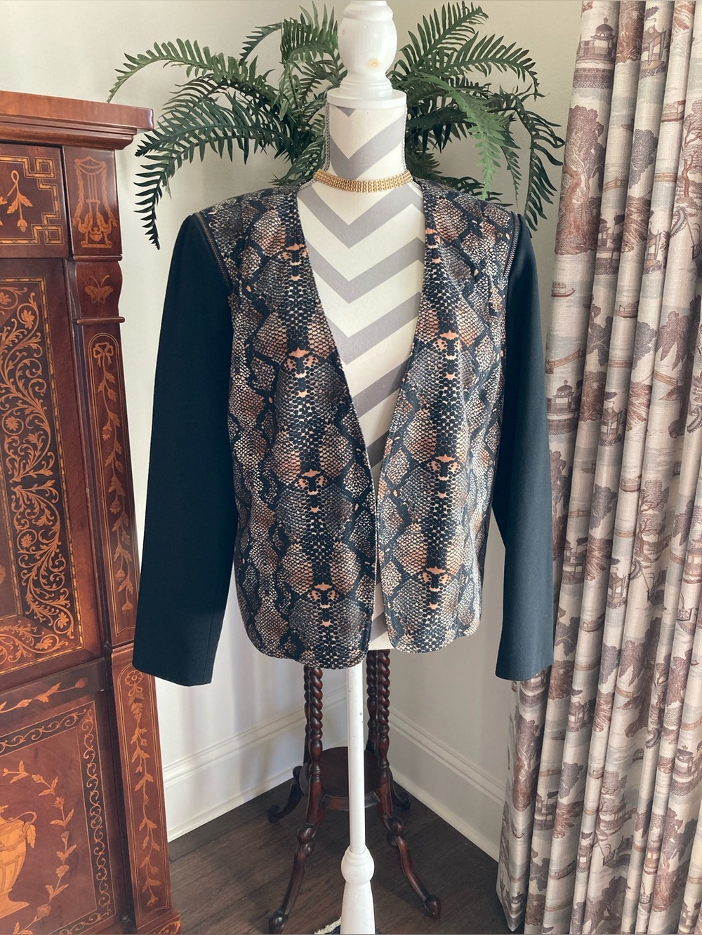 Woman's ELLEN TRACY Snakeskin Open Front Jack Size XL
